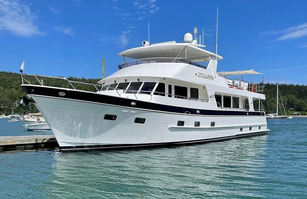 OUTER REEF YACHTS 900 MOTORYACHT - Image 1