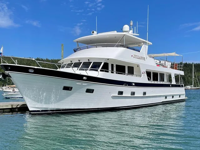 OUTER REEF YACHTS 900 MOTORYACHT