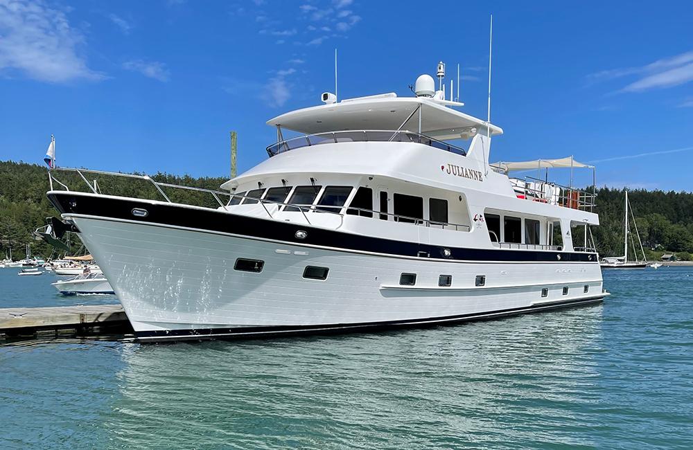 OUTER REEF YACHTS 900 MOTORYACHT - Image 1
