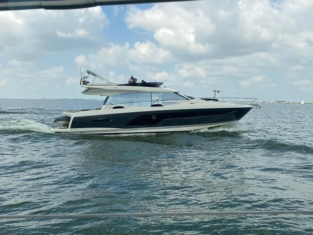PRESTIGE 590 FLYBRIDGE #64