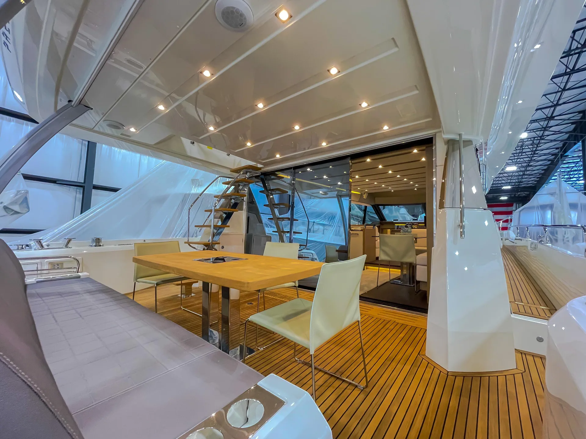 PRESTIGE 680 FLYBRIDGE - Image 3