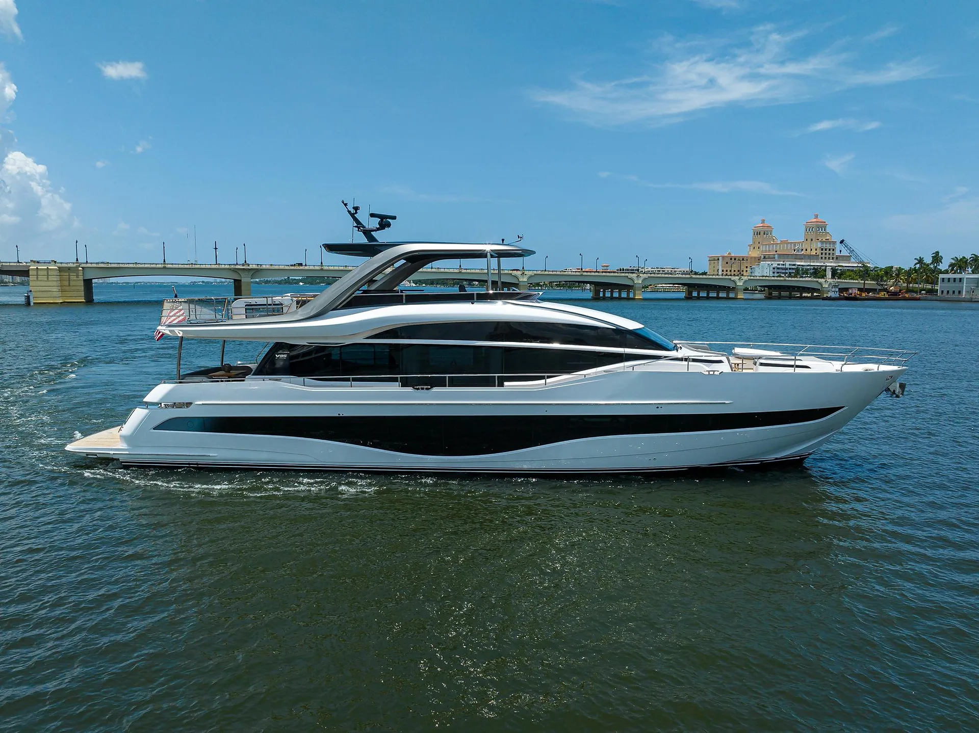 PRINCESS Y85 MOTOR YACHT - Image 1