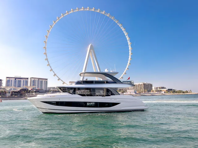 REVOLUTION YACHTS X62