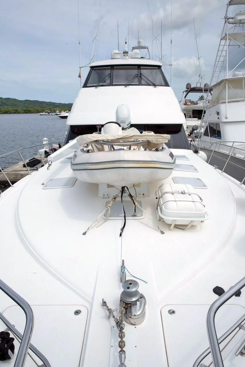 RIVIERA ENCLOSED FLYBRIDGE - Image 3