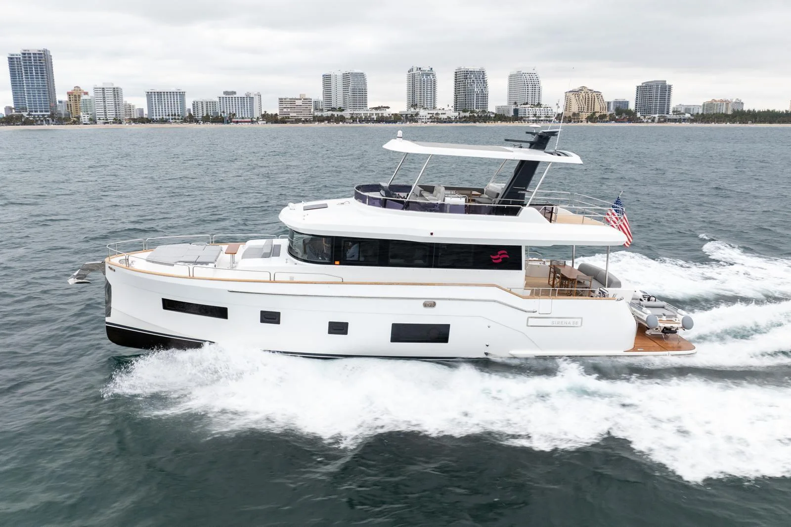 SIRENA 58 FLY - Image 1