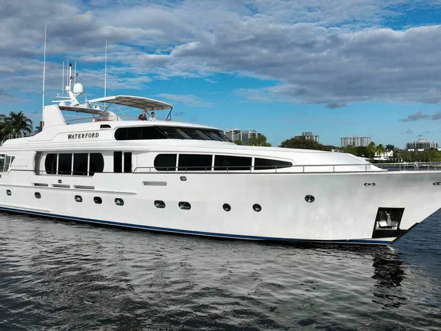 SOVEREIGN 2001 / 2016 SOVEREIGN / WESTPORT PILOTHOUSE ON-DECK MASTER
