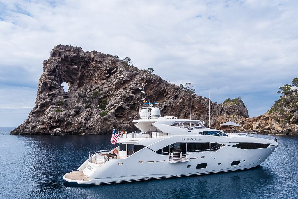 SUNSEEKER 115 - Image 1