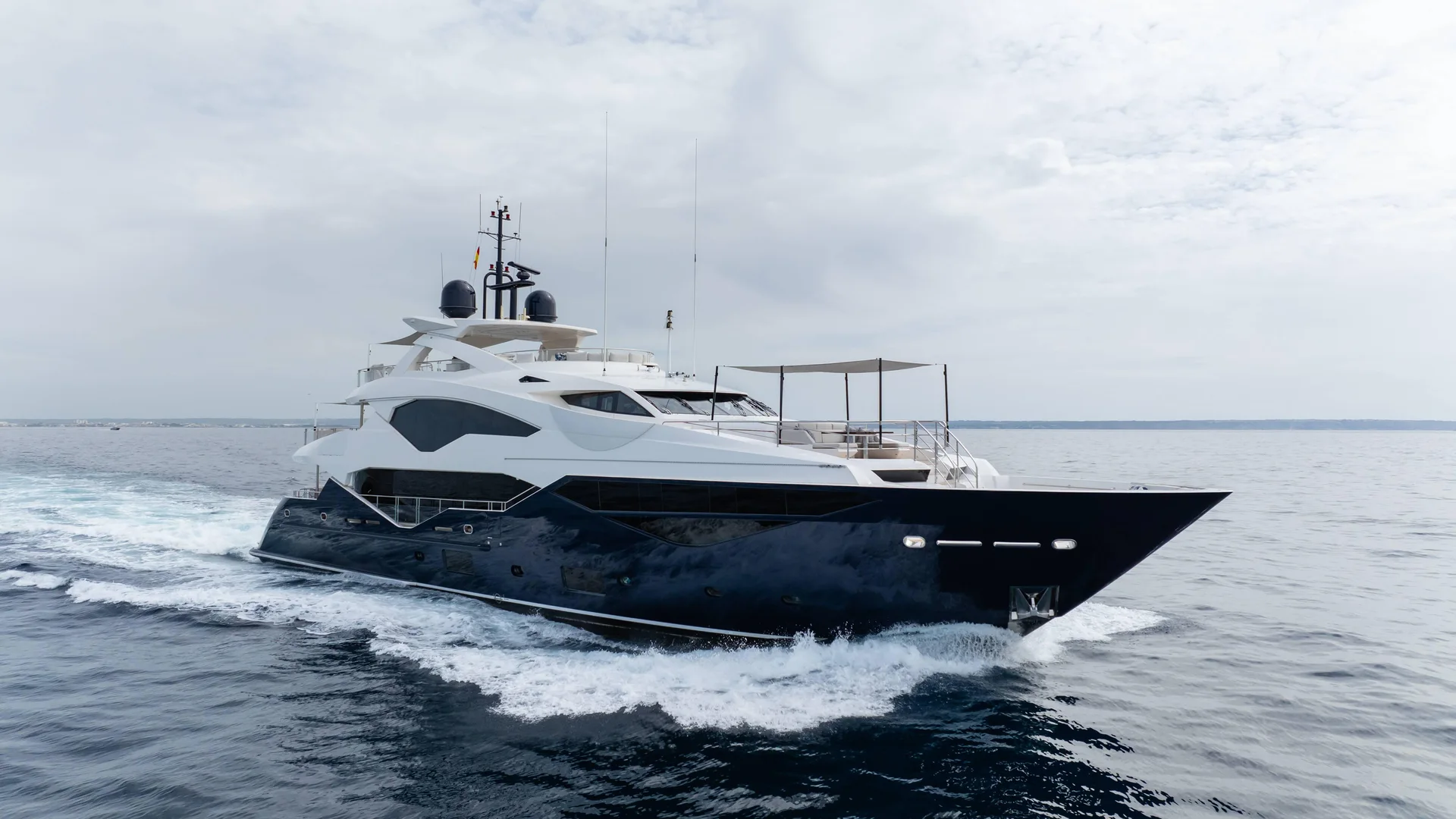 SUNSEEKER 131 YACHT - Image 1