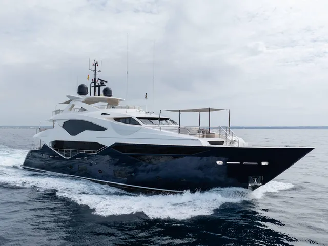 SUNSEEKER 131 YACHT