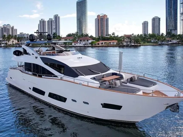 SUNSEEKER 28 METRE YACHT