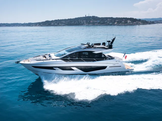SUNSEEKER 65 SPORT YACHT