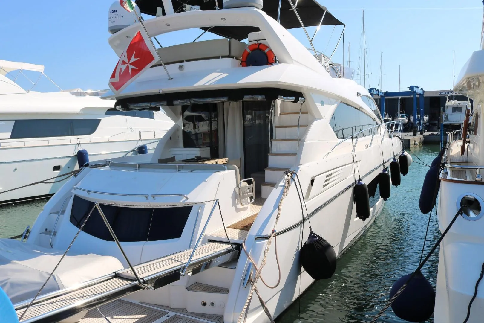 SUNSEEKER MANHATTAN 65 - Image 3