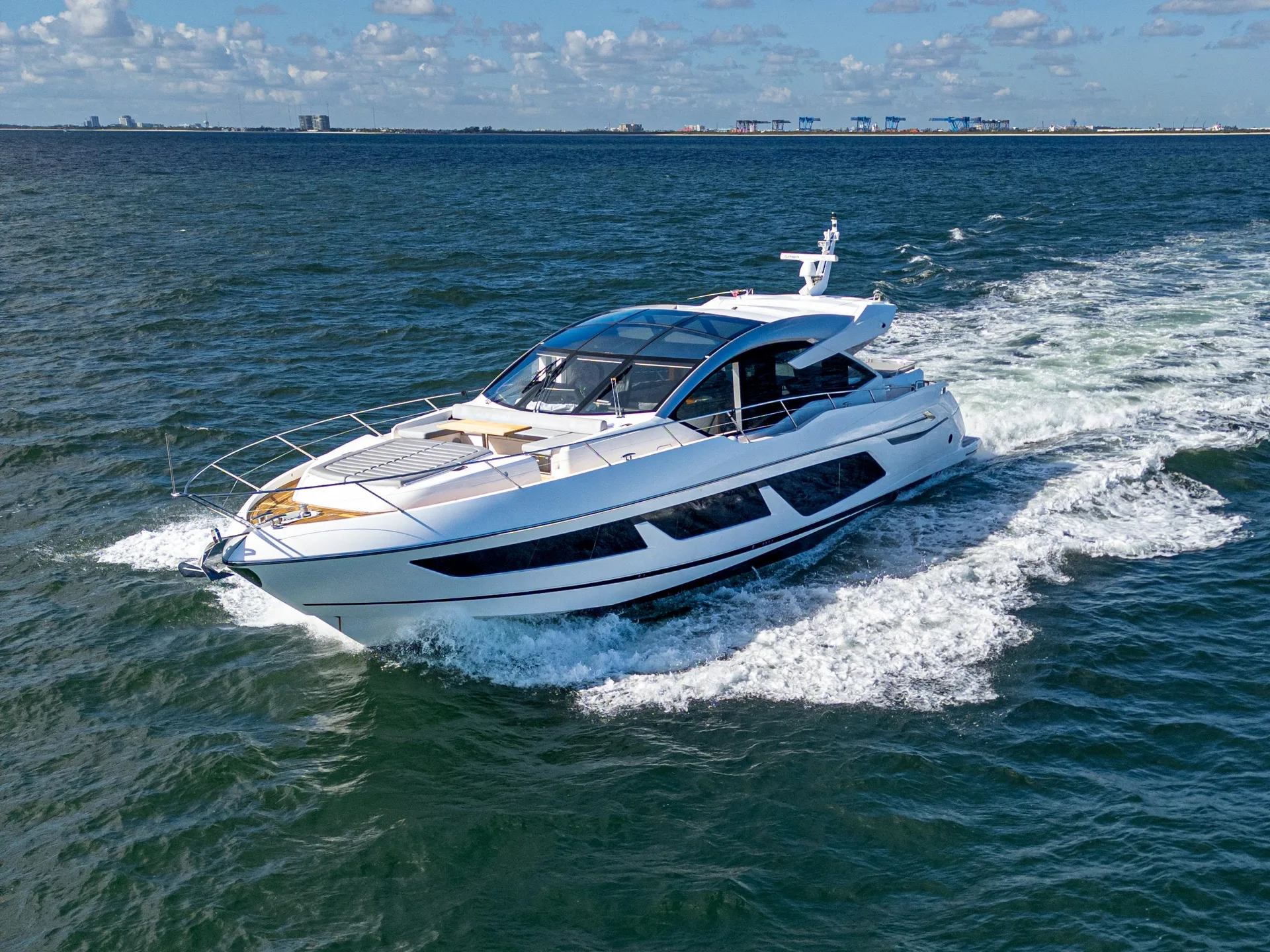 SUNSEEKER PREDATOR 74 - Image 1