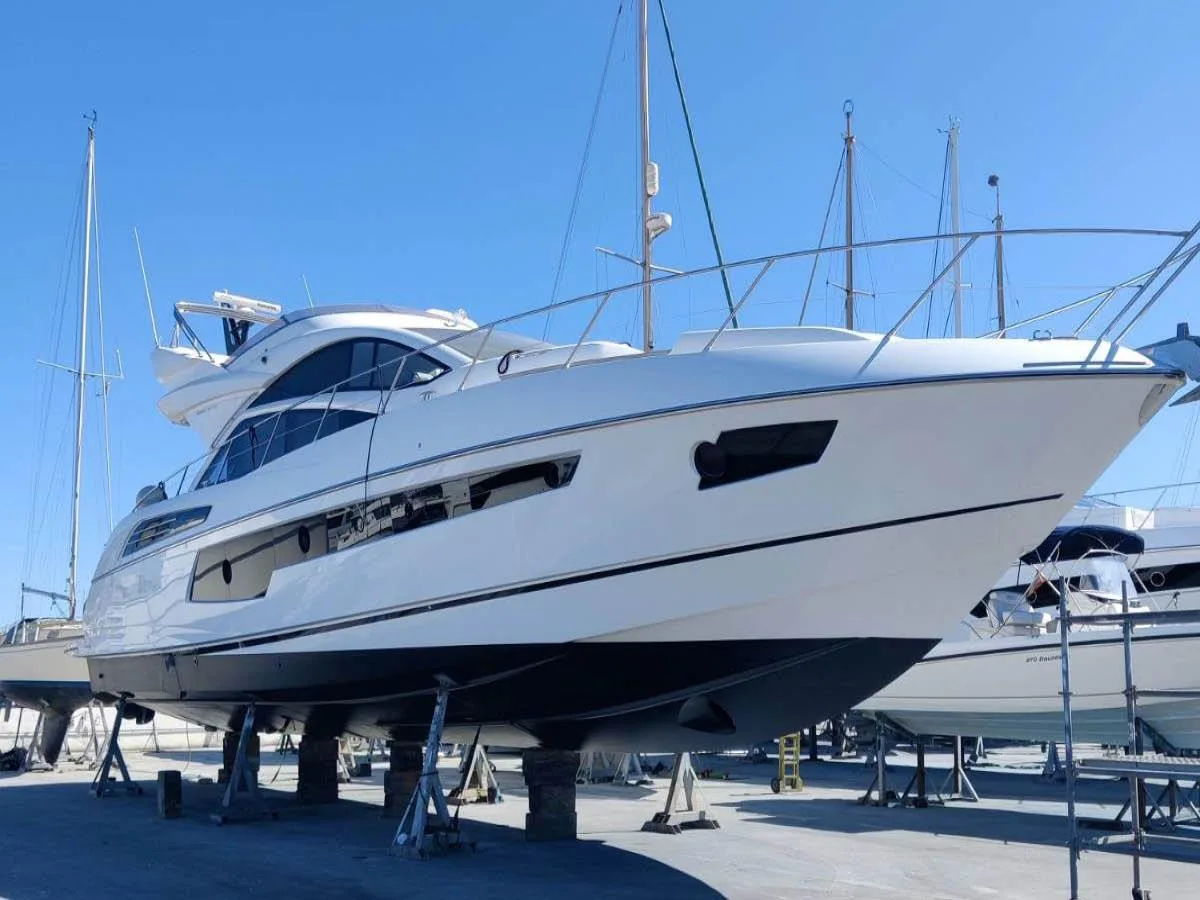 SUNSEEKER SPORT YACHT 68 - Image 1