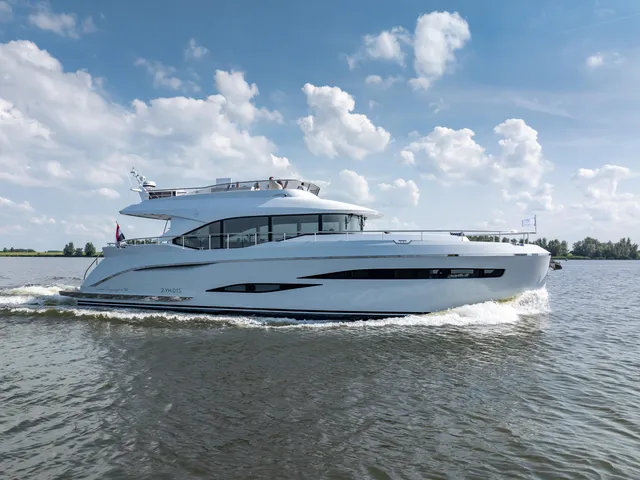 VAN DEN HOVEN VOYAGER 56