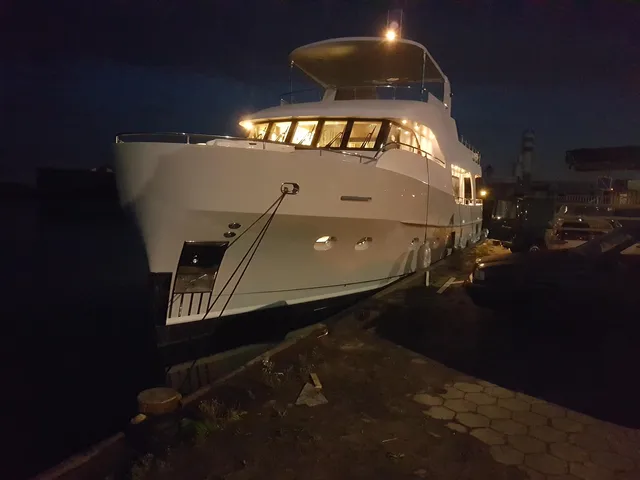 VAN DER HEIJDEN 2400 EXPLORER