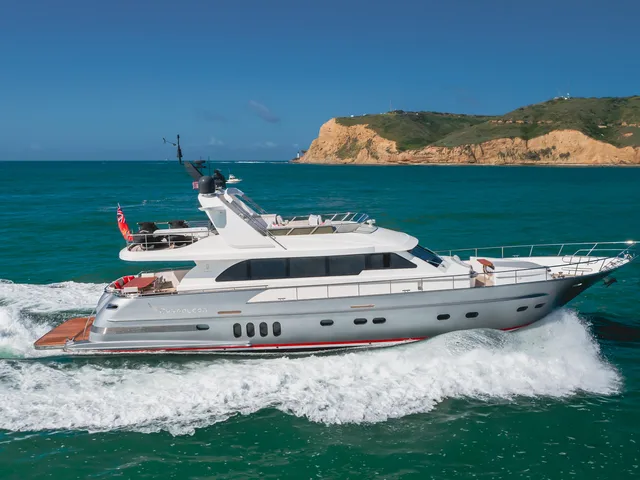 VAN DER VALK 78 FLYBRIDGE MOTOR YACHT