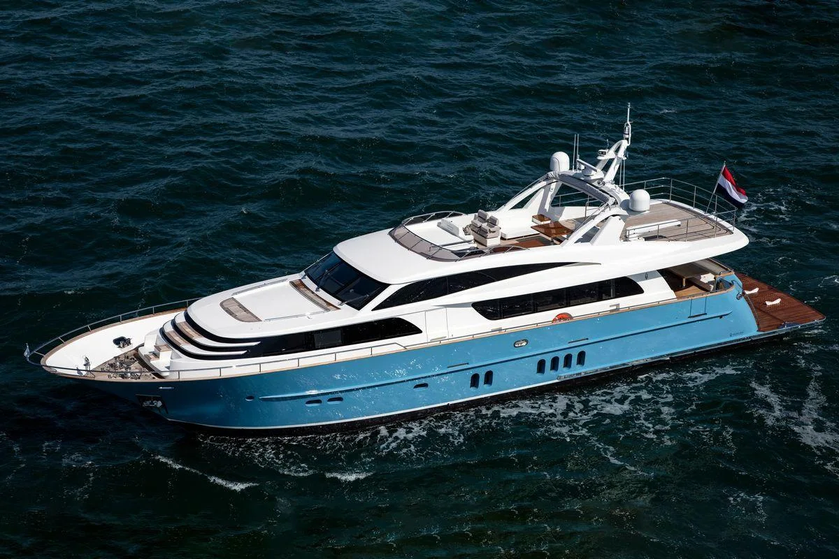 VAN DER VALK HELGA - Image 1