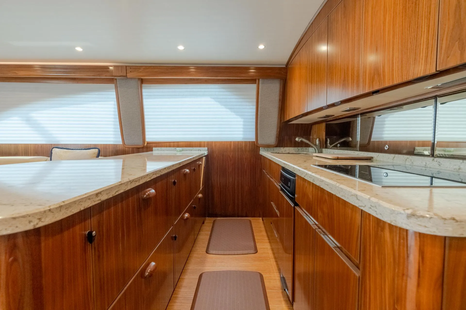 VIKING 62 (MTU WARRANTY TILL 2027) - Image 3