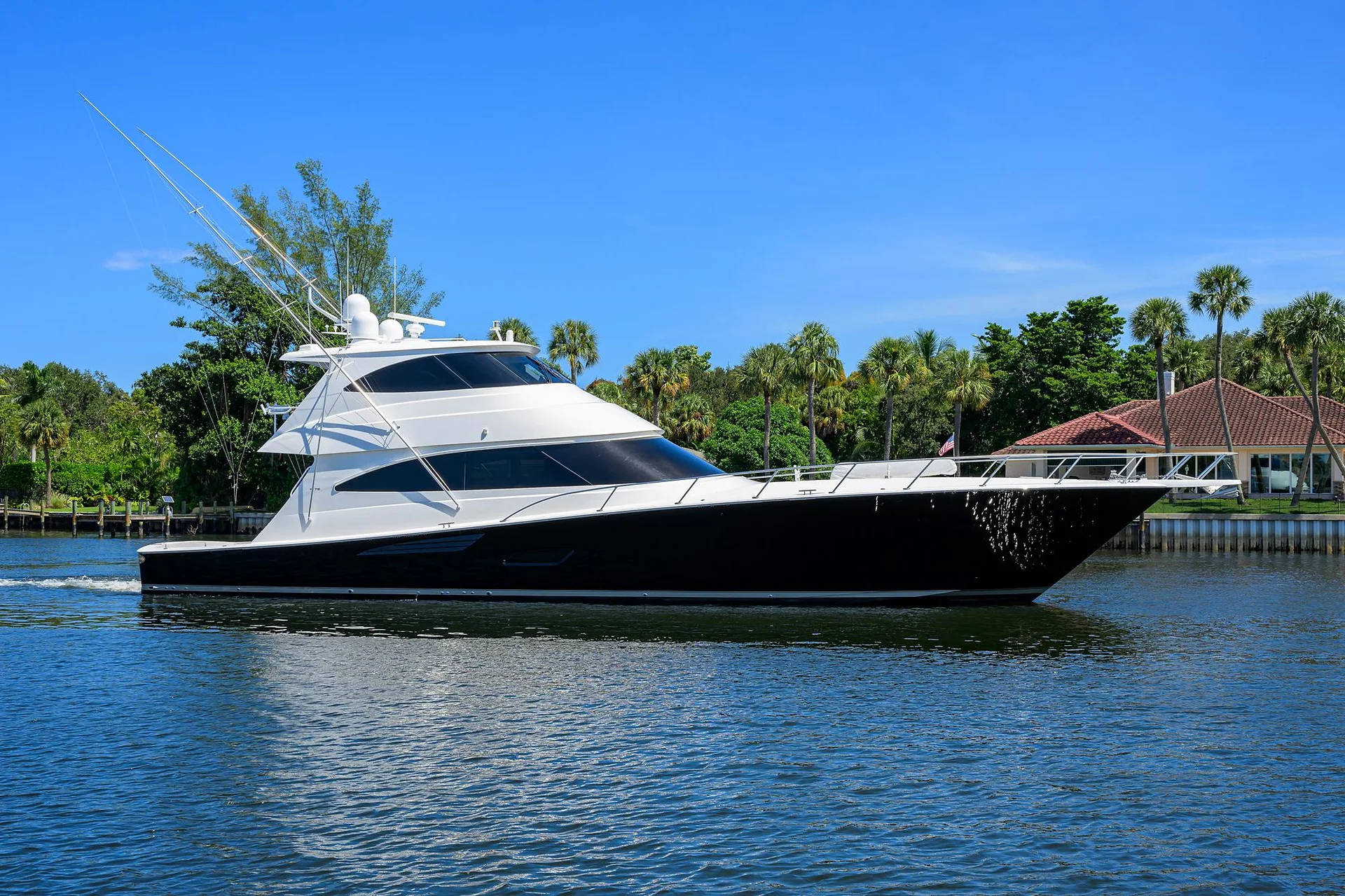 VIKING 80 ENCLOSED - Image 1