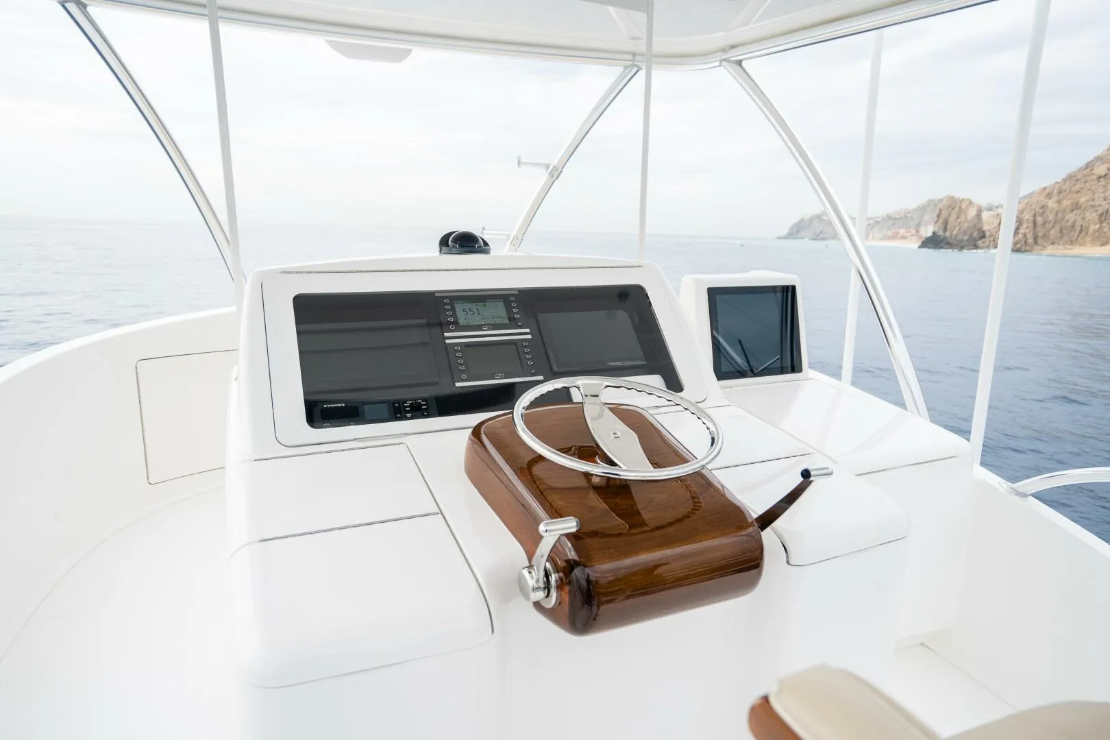 VIKING 80 SKYBRIDGE - Image 3