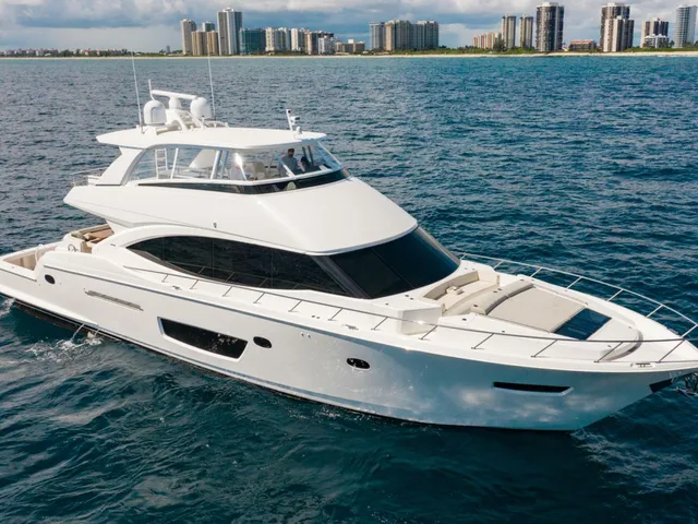VIKING 82 COCKPIT MOTOR YACHT
