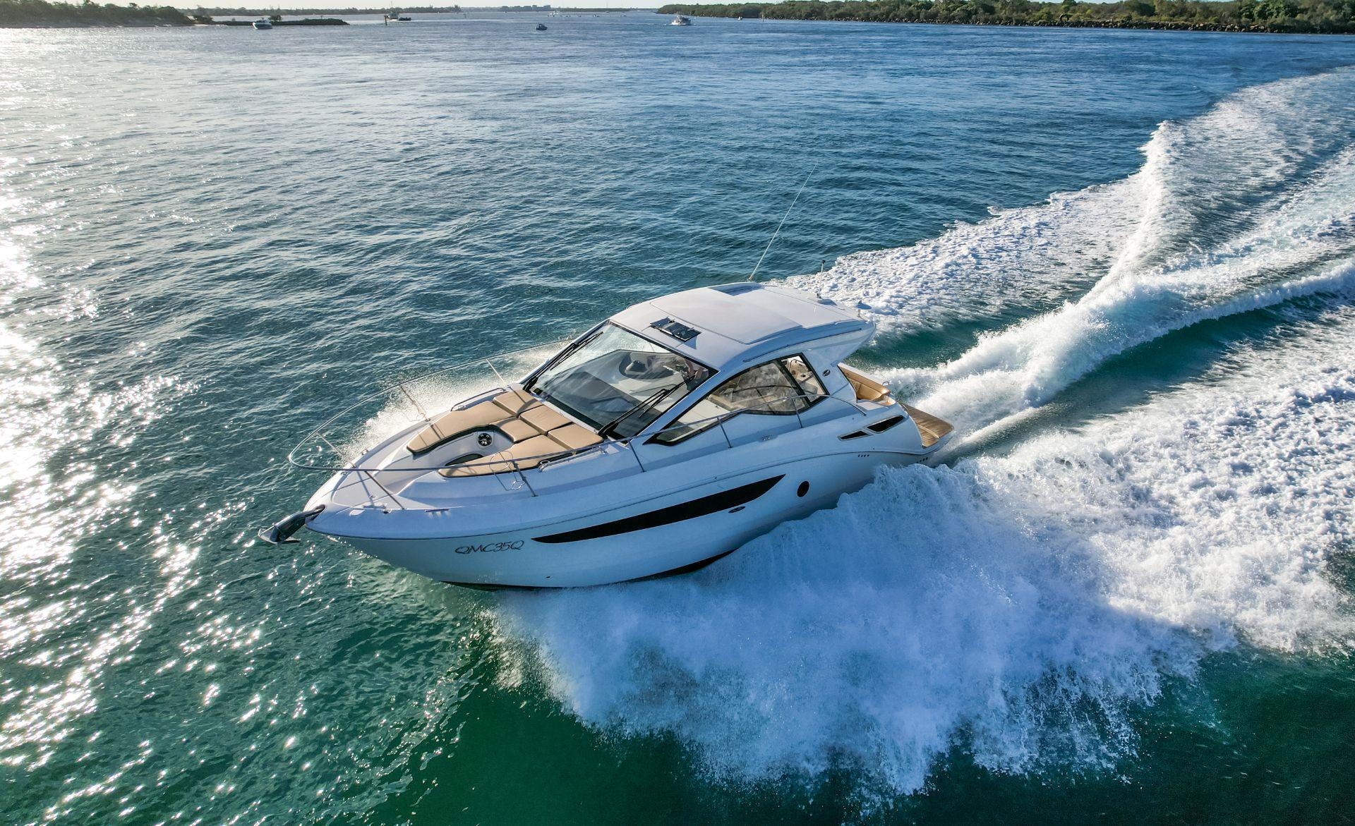 2020 SEA RAY 350 SUNDANCER COUPE - Image 1