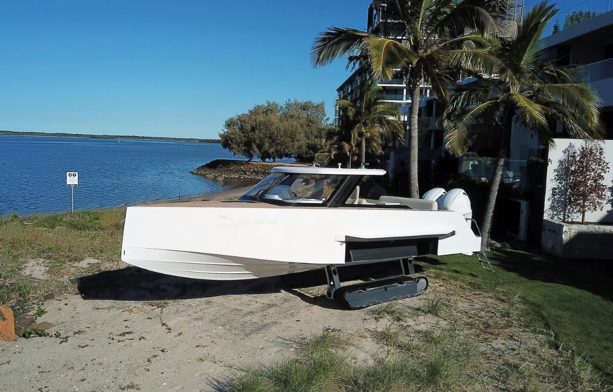 2018 IGUANA YACHTS COMMUTER - Image 1
