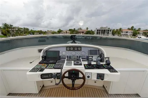 105' LEOPARD MOTOR YACHT - Image 3