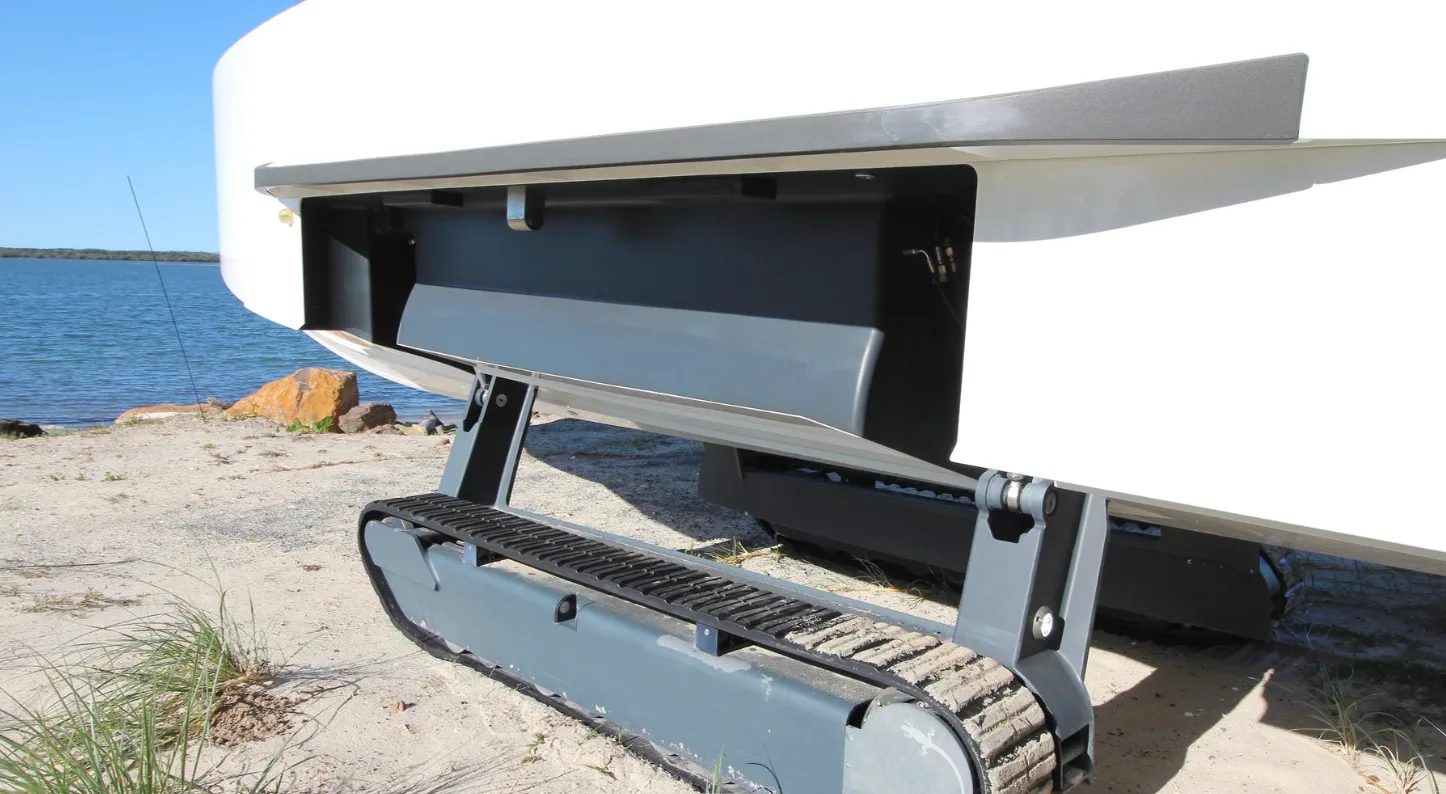 2018 IGUANA YACHTS COMMUTER - Image 3