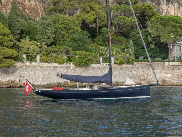 Yacht image 3