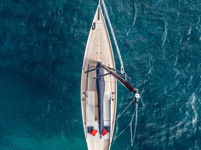 Yacht image 4