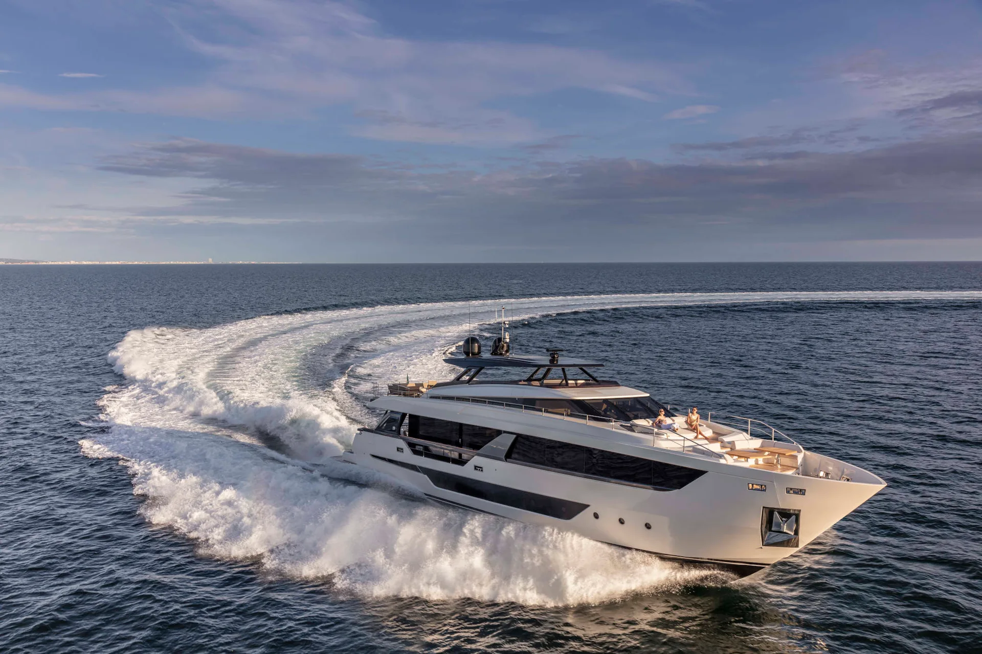 FERRETTI YACHTS 1000 - Image 1