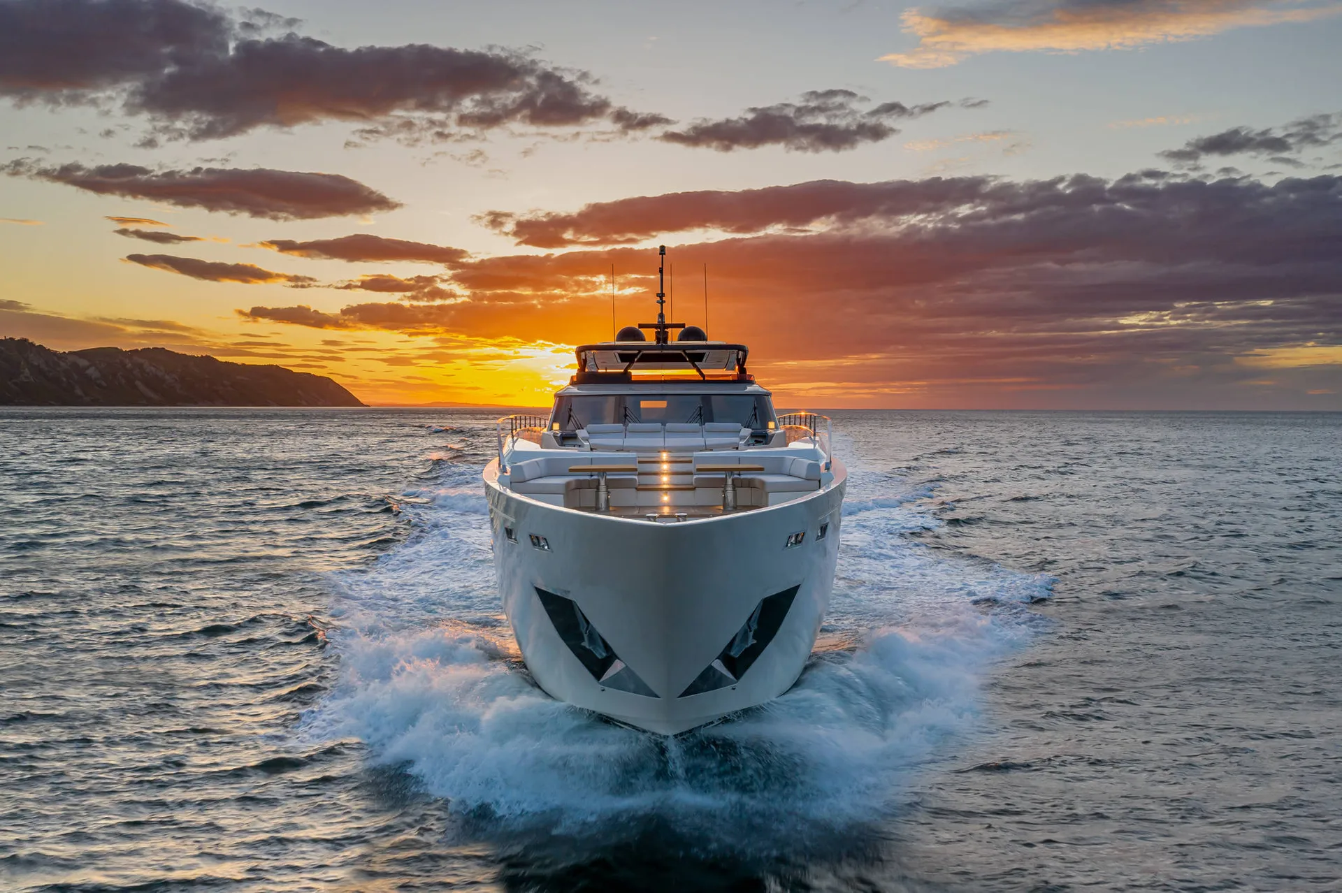 FERRETTI YACHTS 1000 - Image 3