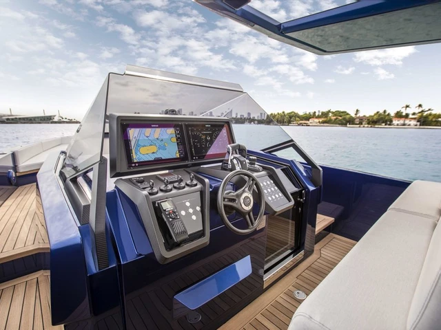 Yacht image 8