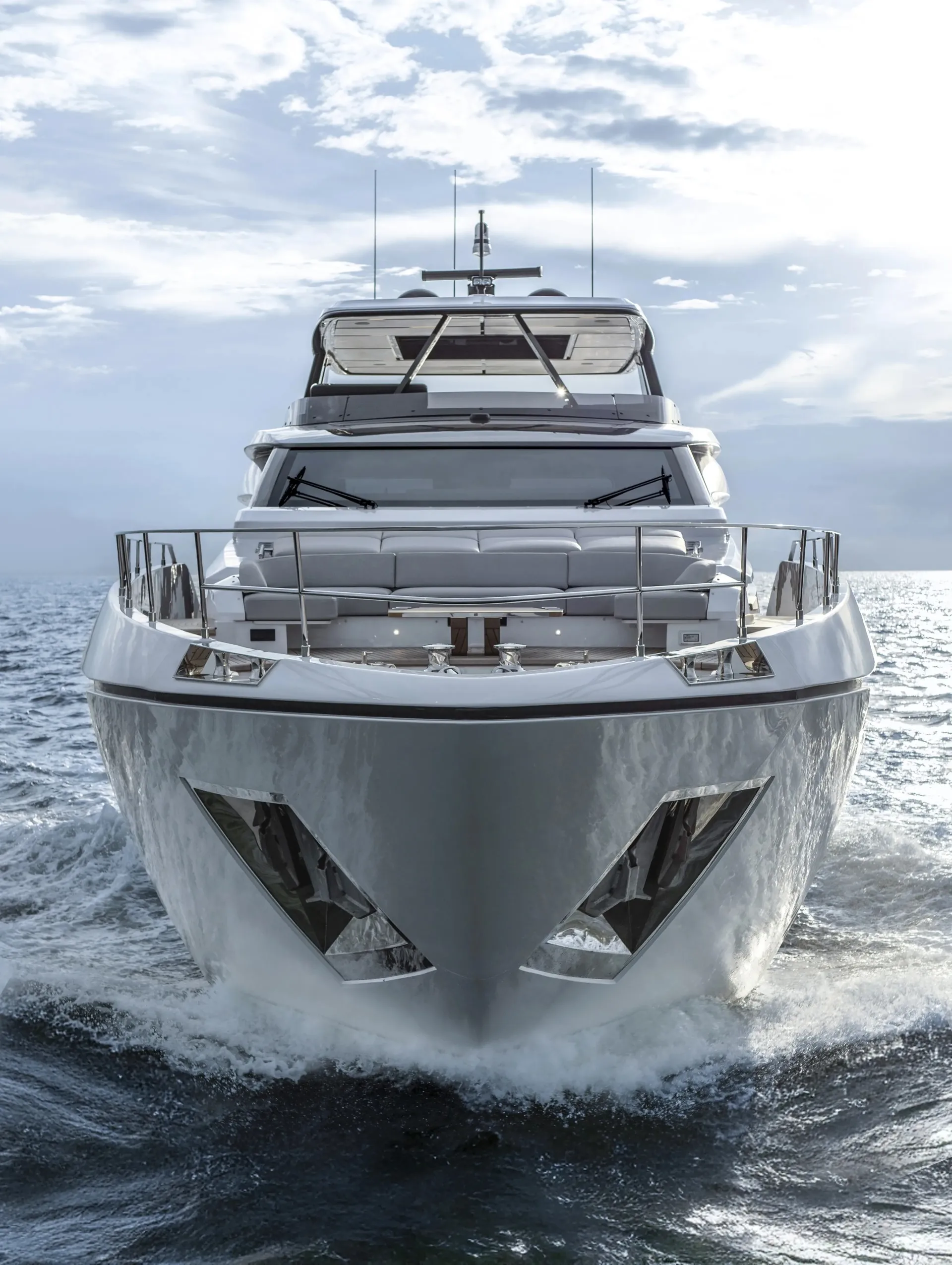 FERRETTI YACHTS 940 - Image 3