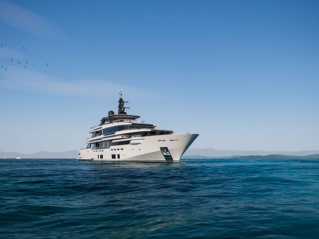 Yacht image 3