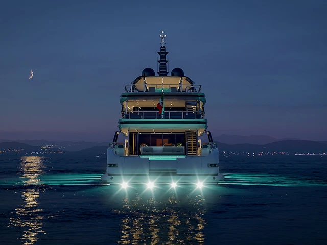 Yacht image 4