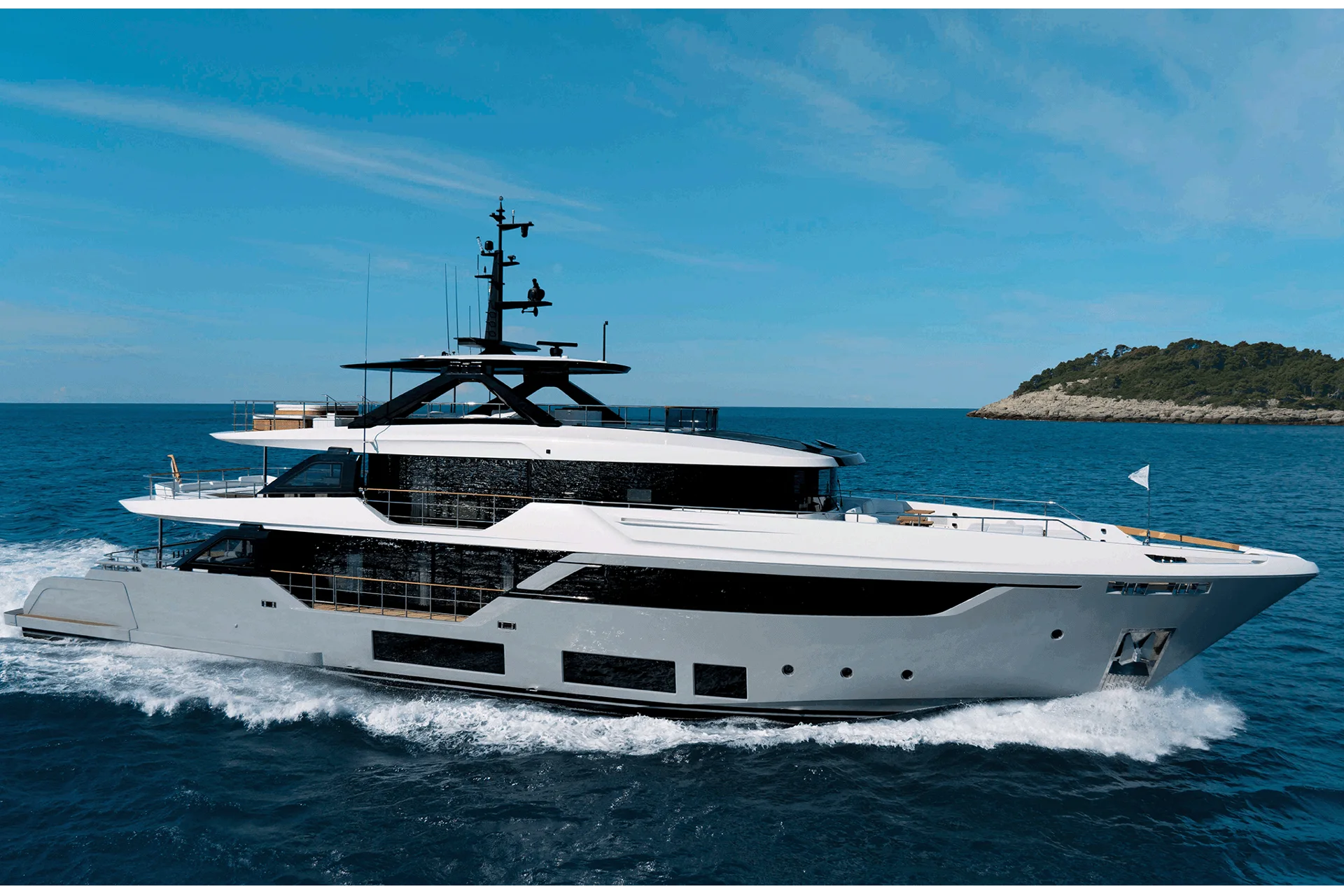 CUSTOM LINE NAVETTA 38 - Image 1