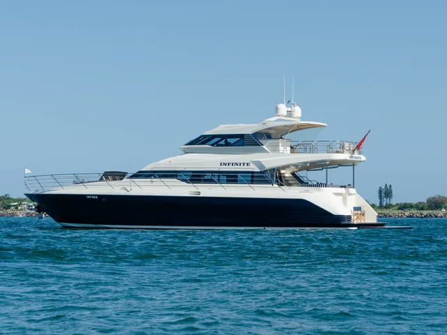 1999 WARREN 85 MOTOR YACHT INFINITE