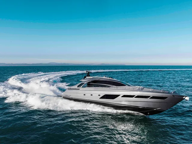 PERSHING 8X