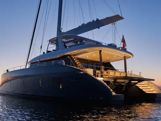 SUNREEF 80