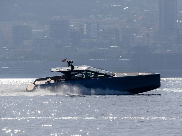 Yacht image 3