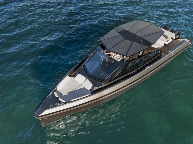 Yacht image 3