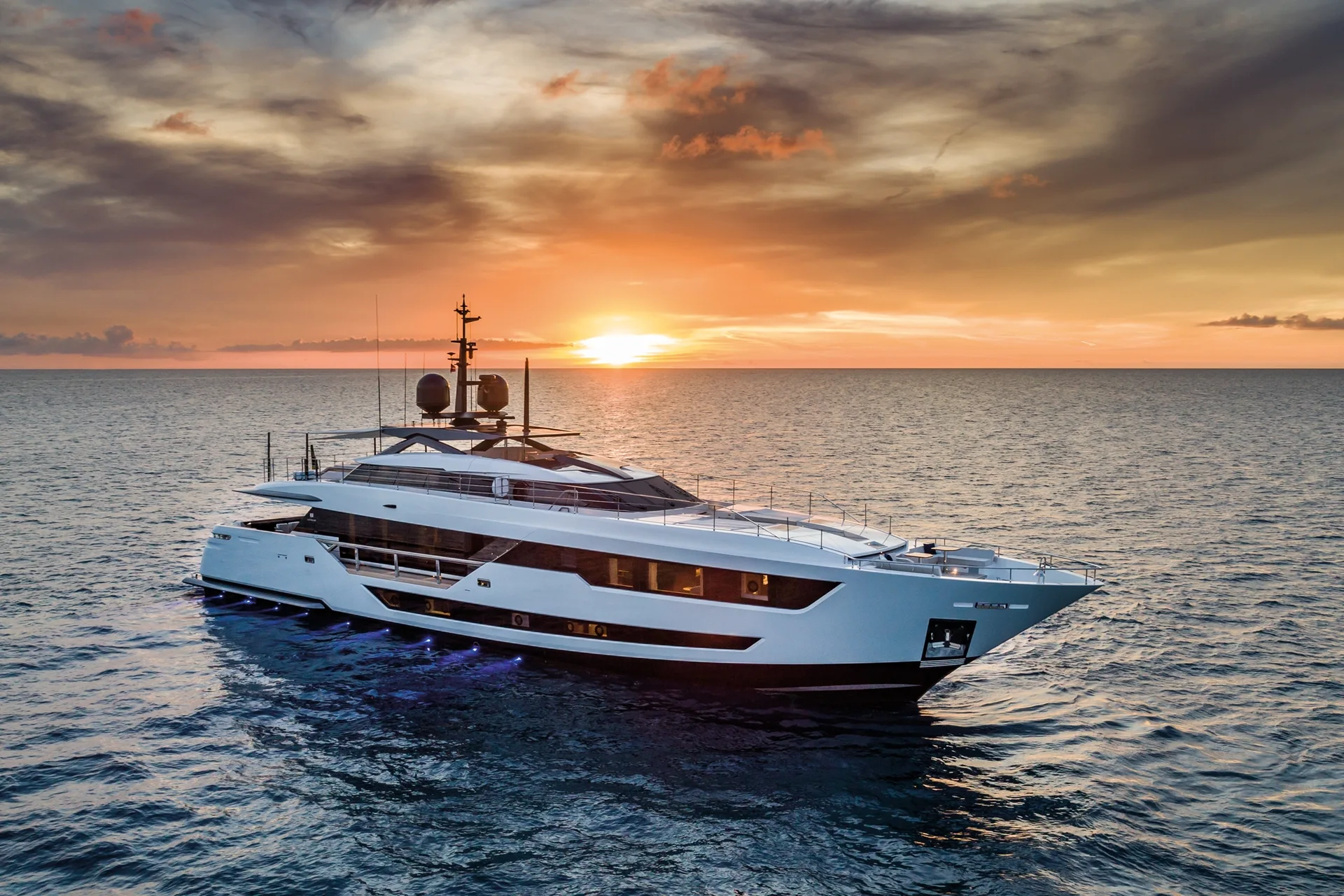 CUSTOM LINE 120 - Image 1
