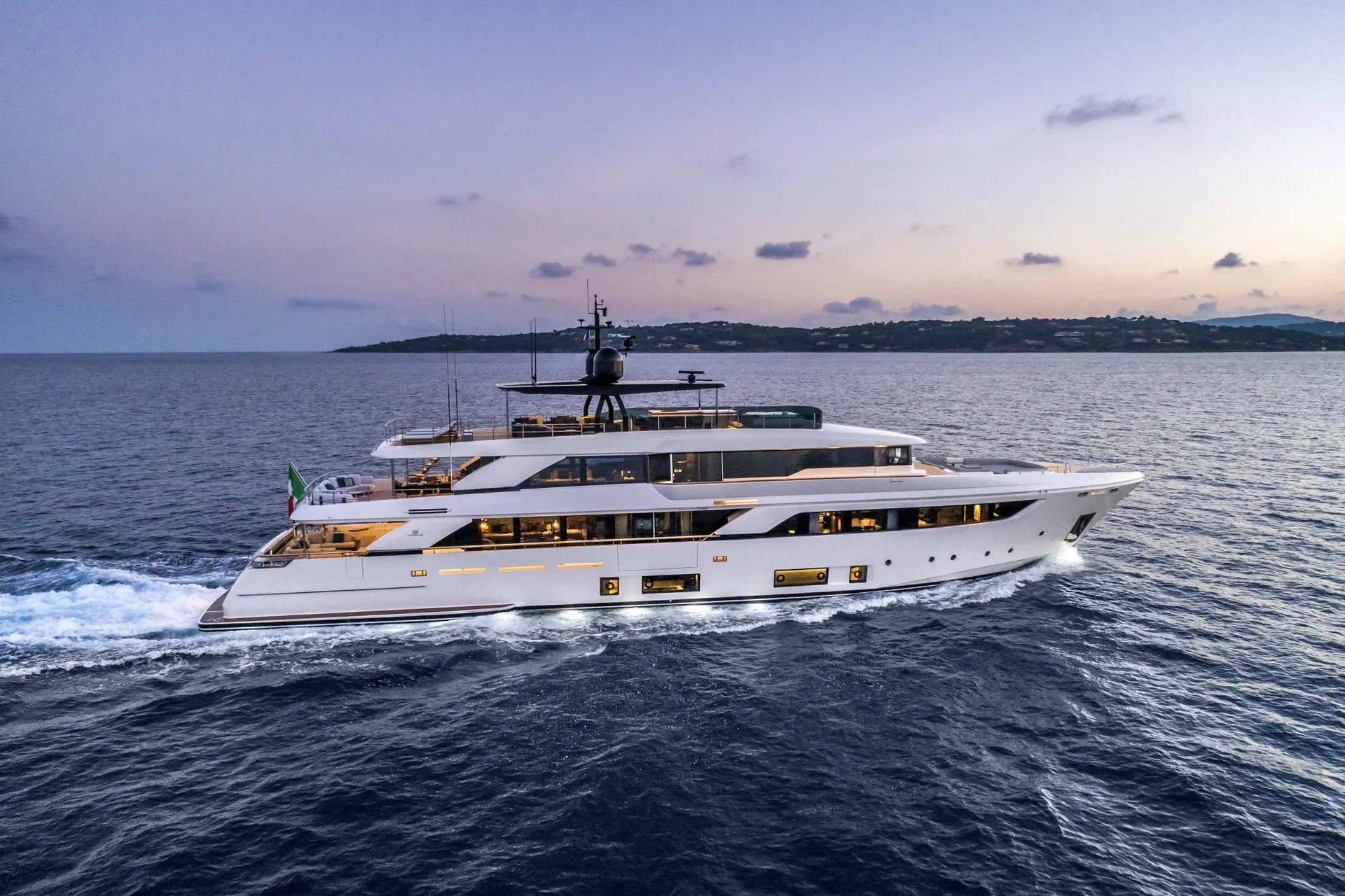 CUSTOM LINE NAVETTA 42 - Image 3