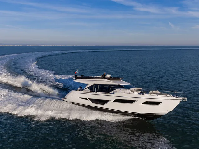 FERRETTI 580