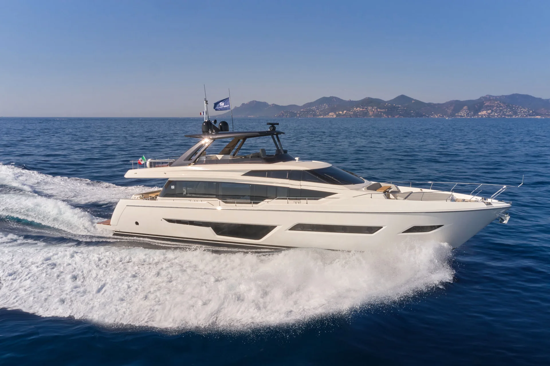 FERRETTI YACHTS 780 - Image 1