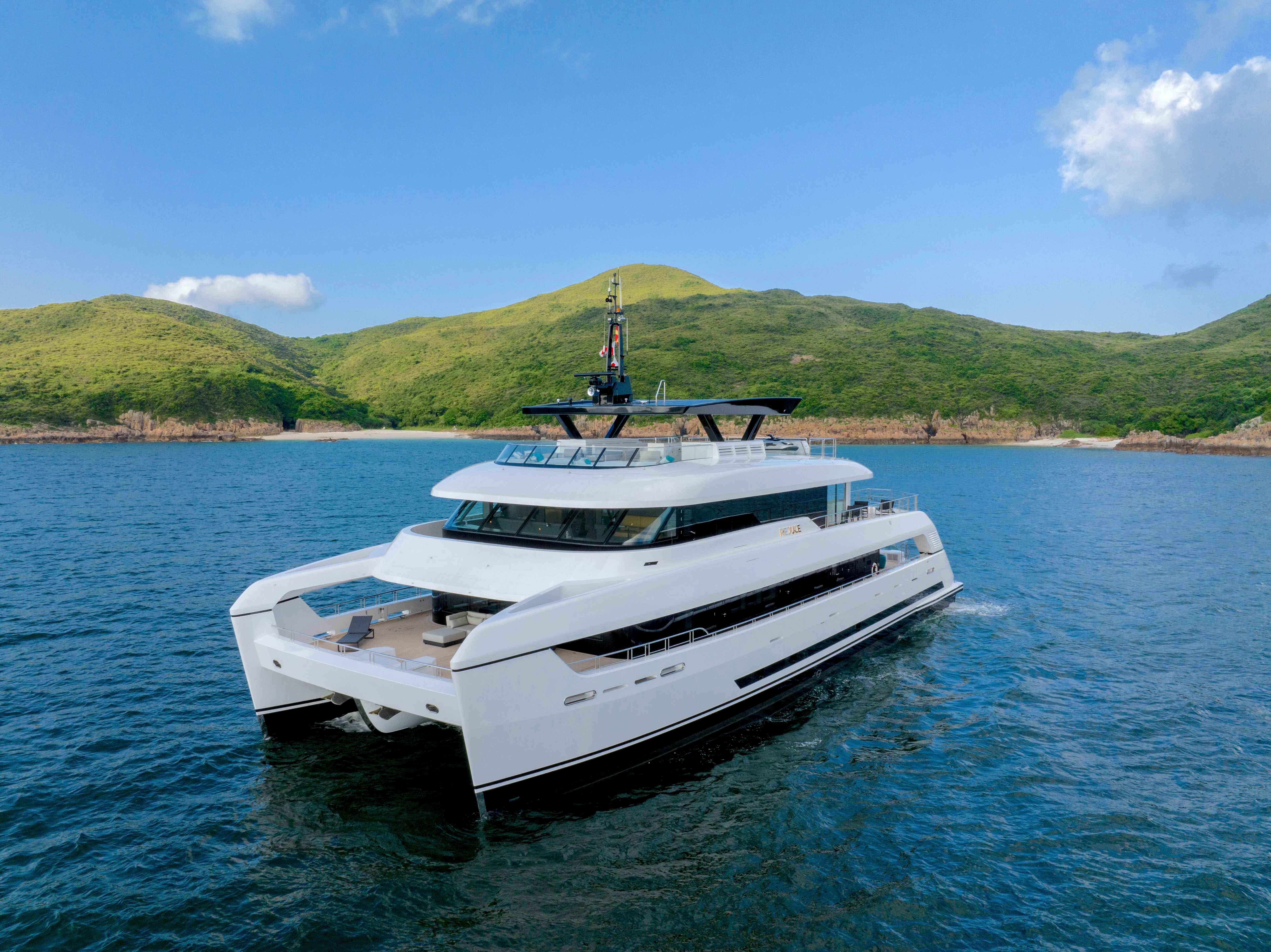 REDUCE | SILVERYACHTS SPACECAT 36M - Image 1