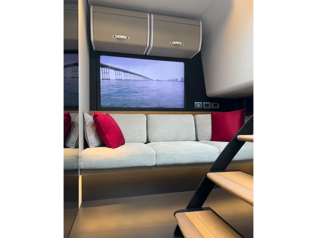 Yacht image 10